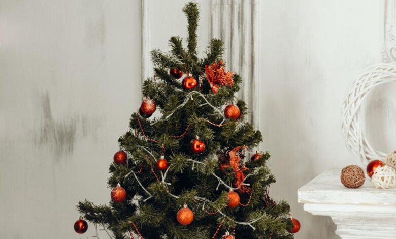 كيفية تزيين شجرة عيد الميلاد بأناقة