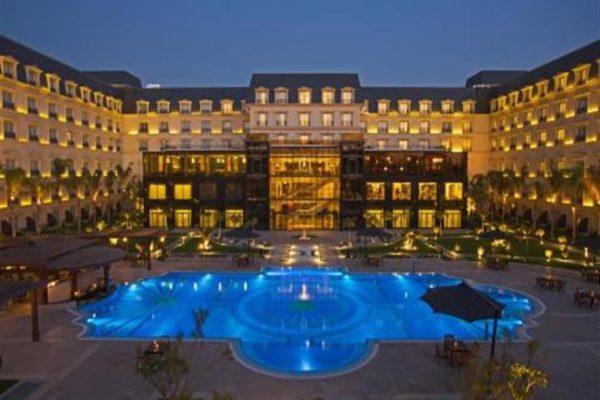 استكشف سحر الضيافة المصرية: فنادق مصر الفاخرة تنتظرك