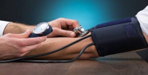 مرض الضغط السامّ: فهم متعمّق وحلول مبتكرة لصحة قلبية أفضل