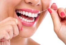 ابتسامة مشرقة في راحة منزلك: نصائح للعناية الشخصية بالأسنان في المنزل