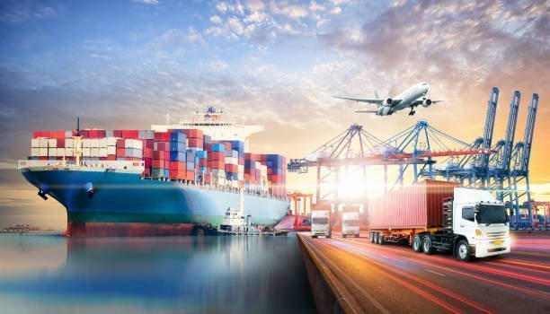 استثمار التصدير والاستيراد: طرق الوصول والربح من مشاريع التجارة الدولية