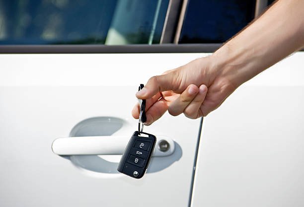 مفاتيح باب السيارة: اكتشف أنواعها ومقاساتها وكيفية الاستفادة منها في العصر الحديث
