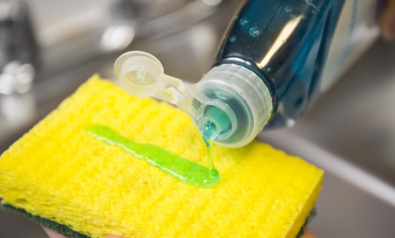 صابون التنظيف السائل-مكوناته وأنواعه